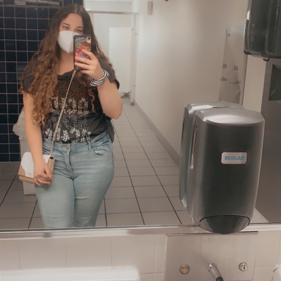 Meet your Posher, Cailyn - Picture 7 of 11